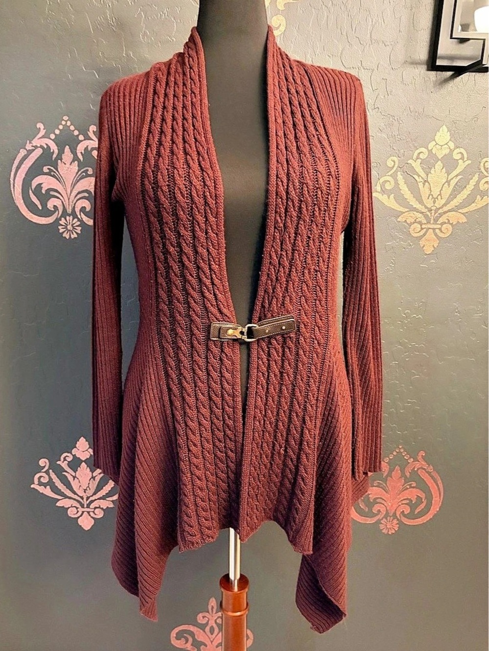 ONE A Cable Knit Cardigan in Brown Size Medium Like New